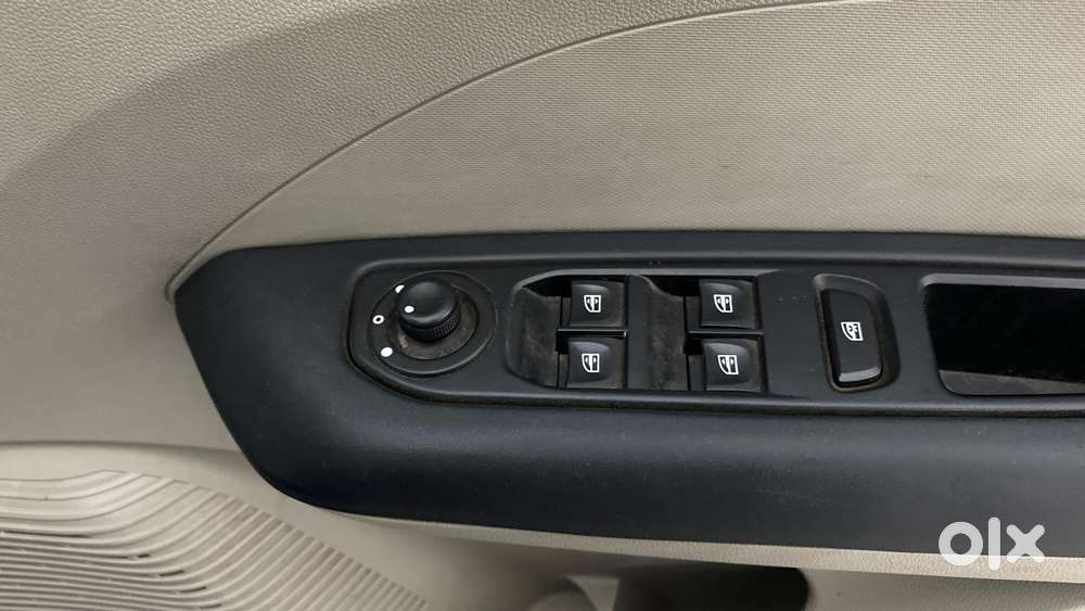 Renault Triber Rxt, 2019, Petrol