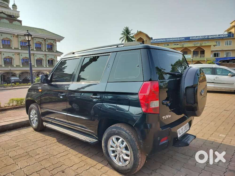 Mahindra Tuv Black
