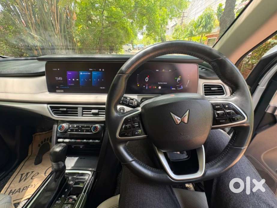 Mahindra Xuv700 2.2 Ax 7 Diesel At Luxury Pack Str Awd, 2022, Diesel