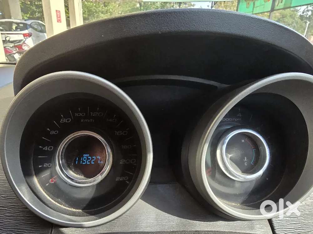 Mahindra Xuv500 2016  Negotiatiable  Urgent Sale