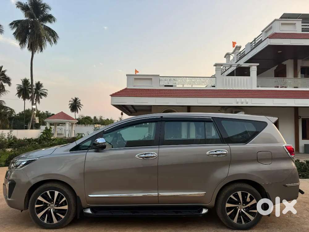 Toyota Innova Crysta 2022 Diesel Well Maintained