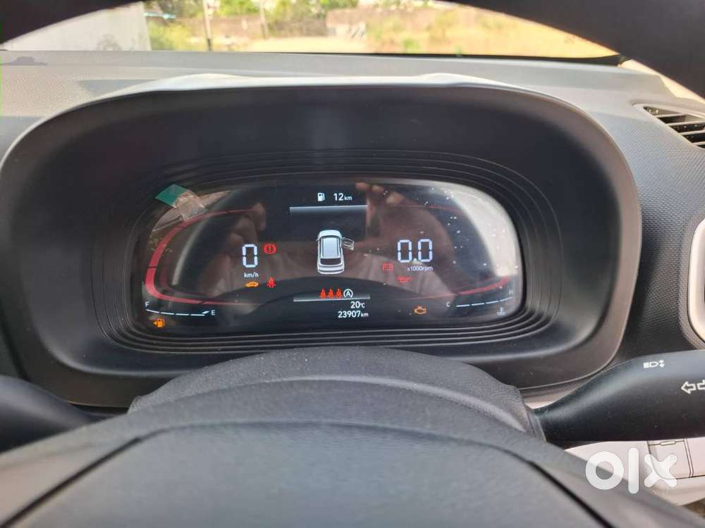 For Sale: Pre-owned Hyundai Venue Facelift – Impeccable Condition, Fea