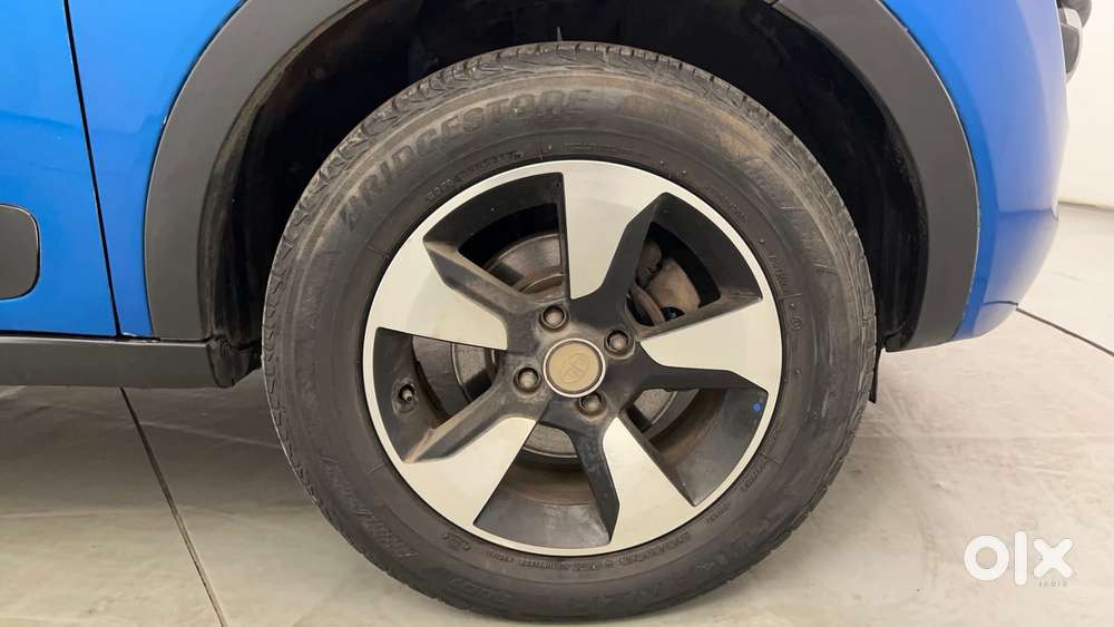 Tata Nexon 1.2 Revotron Xz Plus Dual Tone, 2018, Petrol