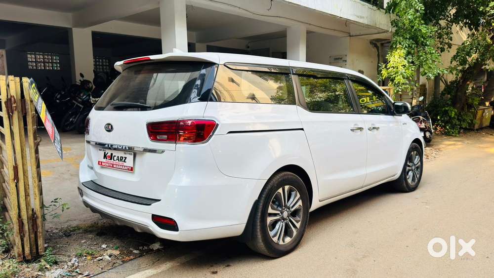 Kia Carnival Premium, 2022, Diesel
