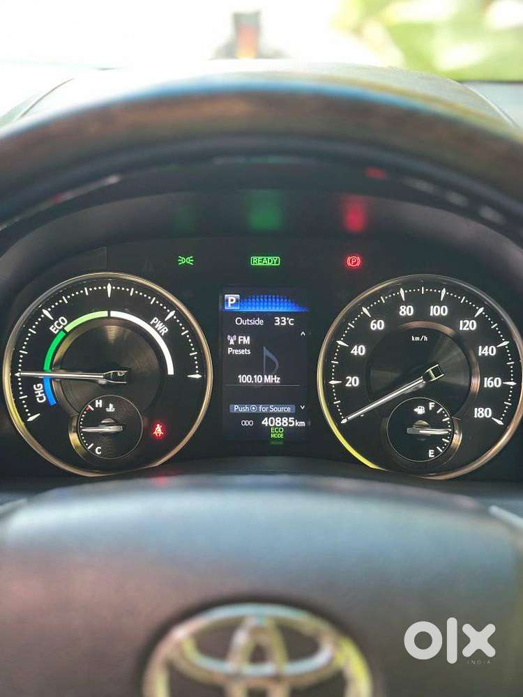 Toyota Vellfire 2.5 Executive Lounge, 2023, Petrol