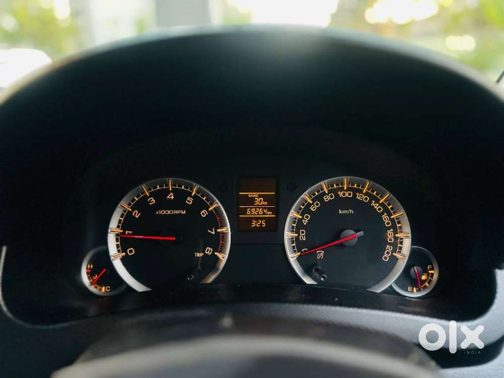 Maruti Suzuki Swift Vxi + Manual, 2012, Petrol