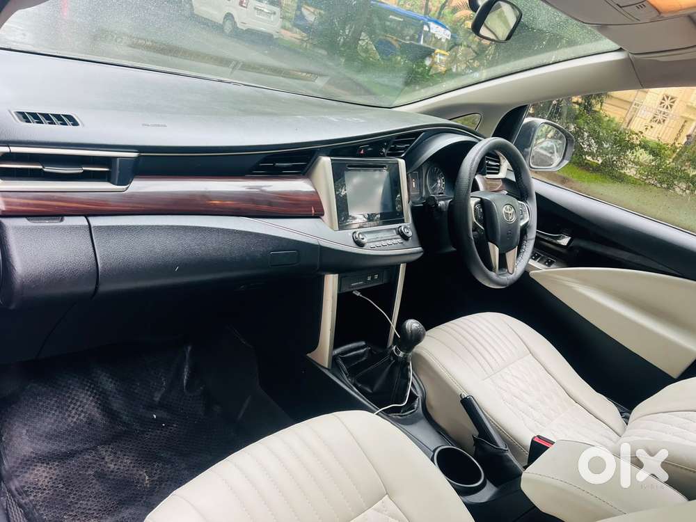 Toyota Innova Crysta 2.4 V 8 Str, 2016, Diesel