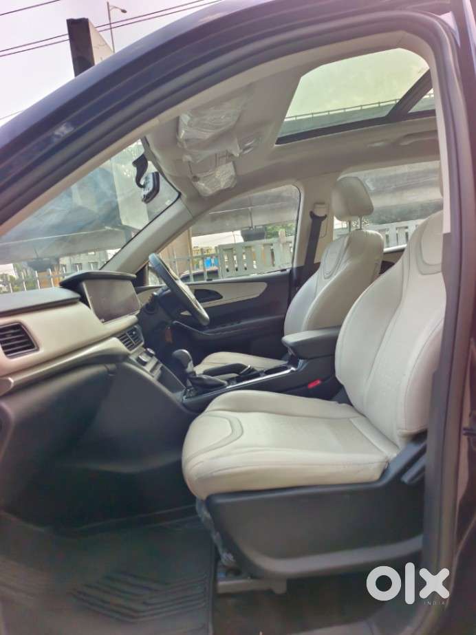 Mahindra Xuv700 2.2 Ax 5 Diesel At 7 Str, 2023, Diesel