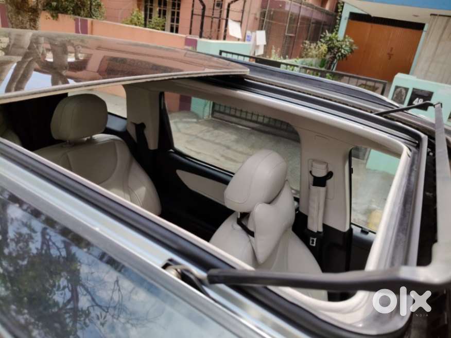 Mahindra Xuv700 2.0 Ax 7 Petrol Mt Str, 2023, Petrol