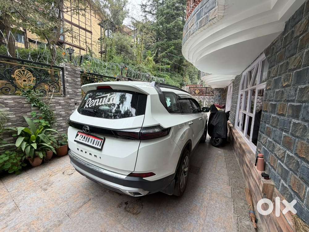 2023 Tata Safari Automatic Diesel(7sxza+o) Or White