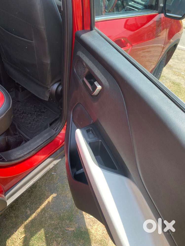 Tata Punch 1.2 Revotron Creative Amt Dual Tone, 2022, Petrol