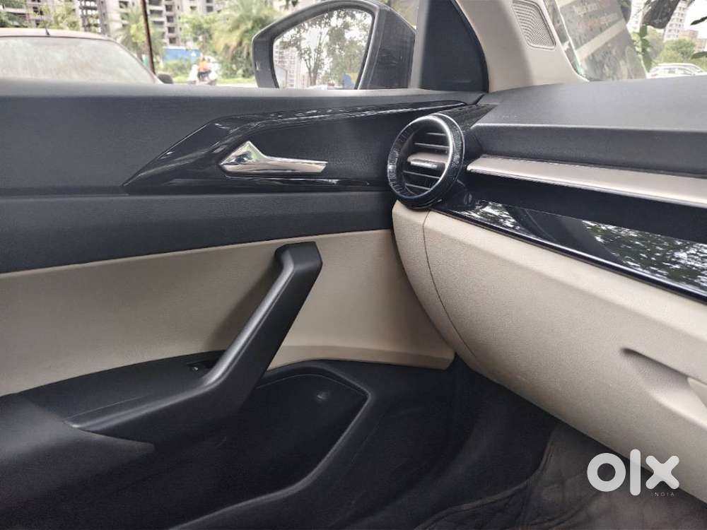 Skoda Slavia Ambition 1.0l Tsi At, 2023, Petrol