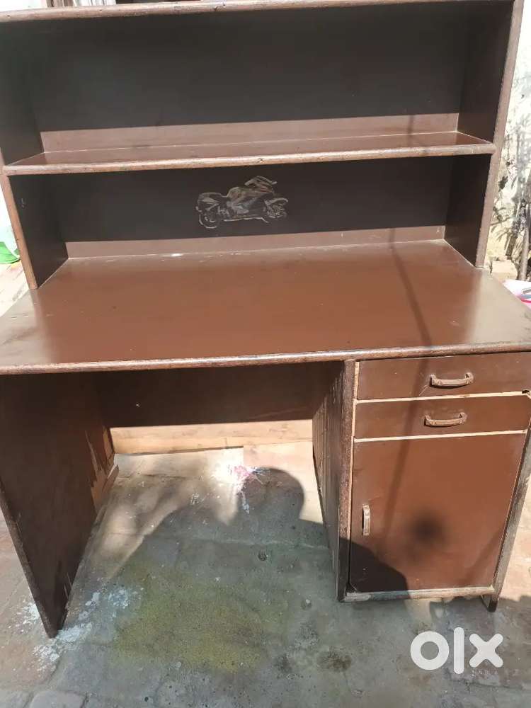 Study table Other Household Items 1752024379