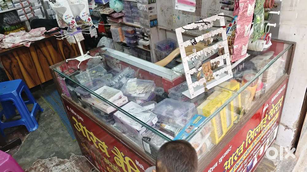 Shop counter in glass good working condition