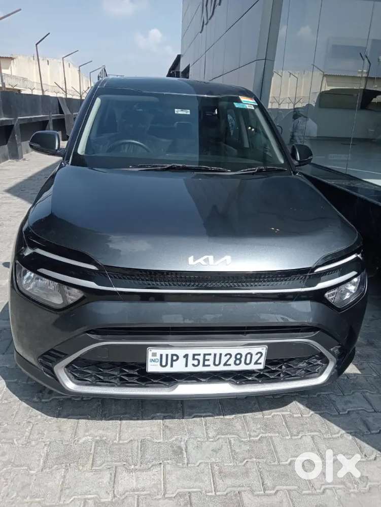 Kiya Carens Sunroof Open Petrol New Conditions