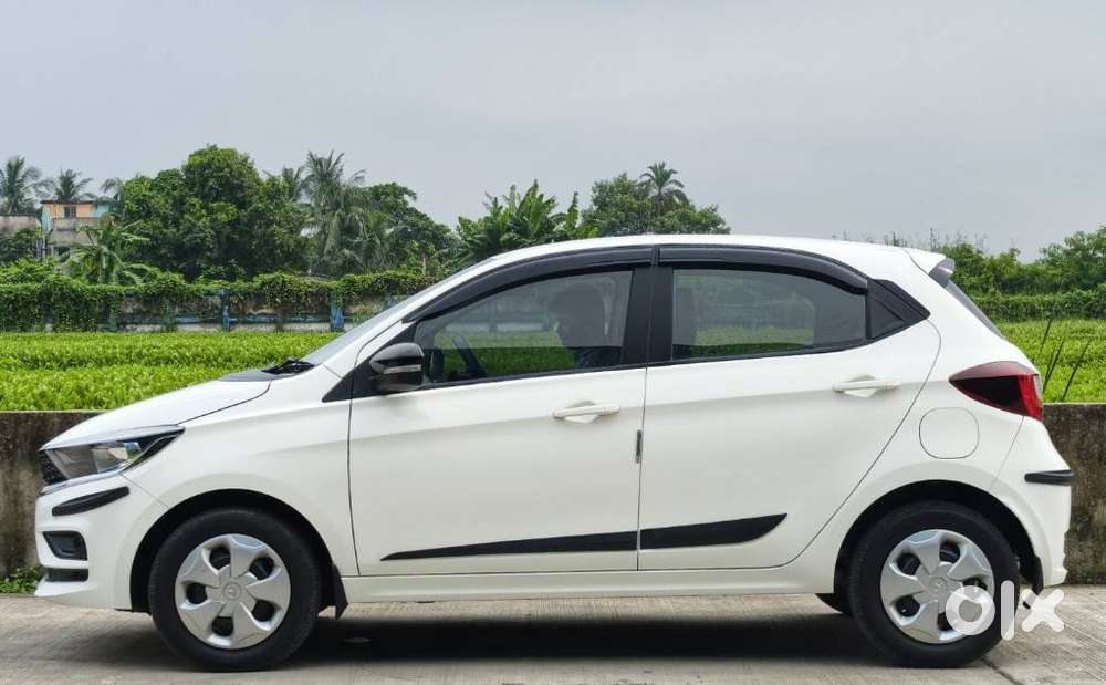 Tata Tiago 1.2 Revotron Xt (o), 2022, Petrol