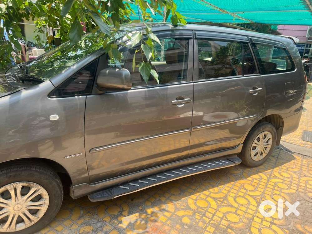 Toyota Innova 2012 Diesel Well Maintained