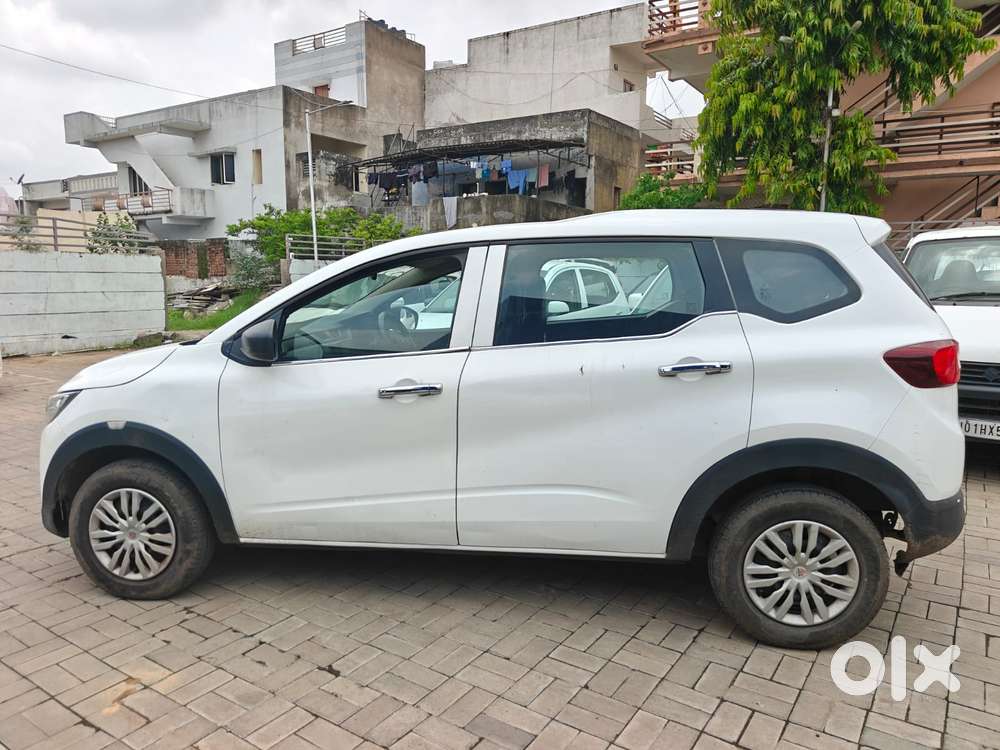 Renault Triber 1.0 Rxe, 2021, Petrol
