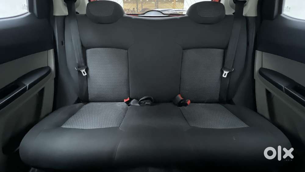 Tata Tiago Xza, 2017, Petrol