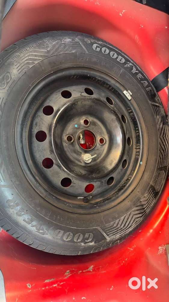 Maruti Suzuki Swift Vxi Petrol 2016  Showroom Service  New Tyres