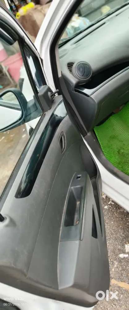 Chevrolet Beat Petrol 2014 Year