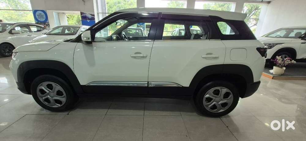 Maruti Suzuki Brezza 1.5 Vxi Smart Hybrid, 2023, Petrol