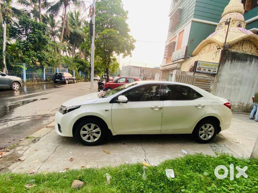 Toyota Corolla Altis 1.8g Limited, 2016, Petrol