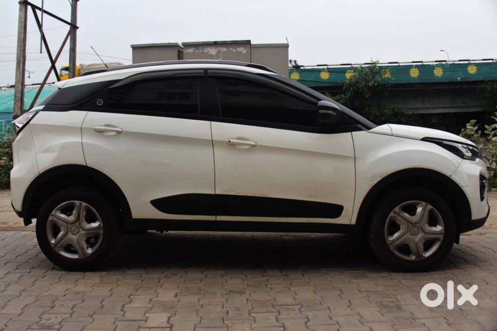 Tata Nexon 1.2 Revotron Xm (s), 2023, Petrol