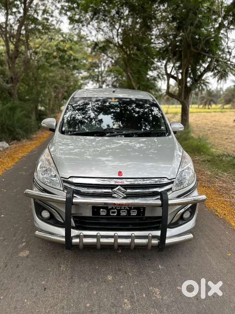Touch Screen, Reverse Camera,push Button Start,seal Tyres