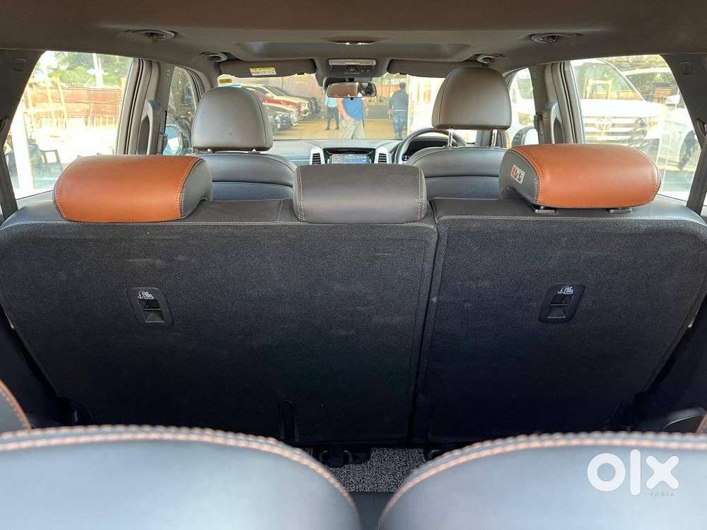 Mahindra Alturas G4 4x2 At, 2022, Diesel