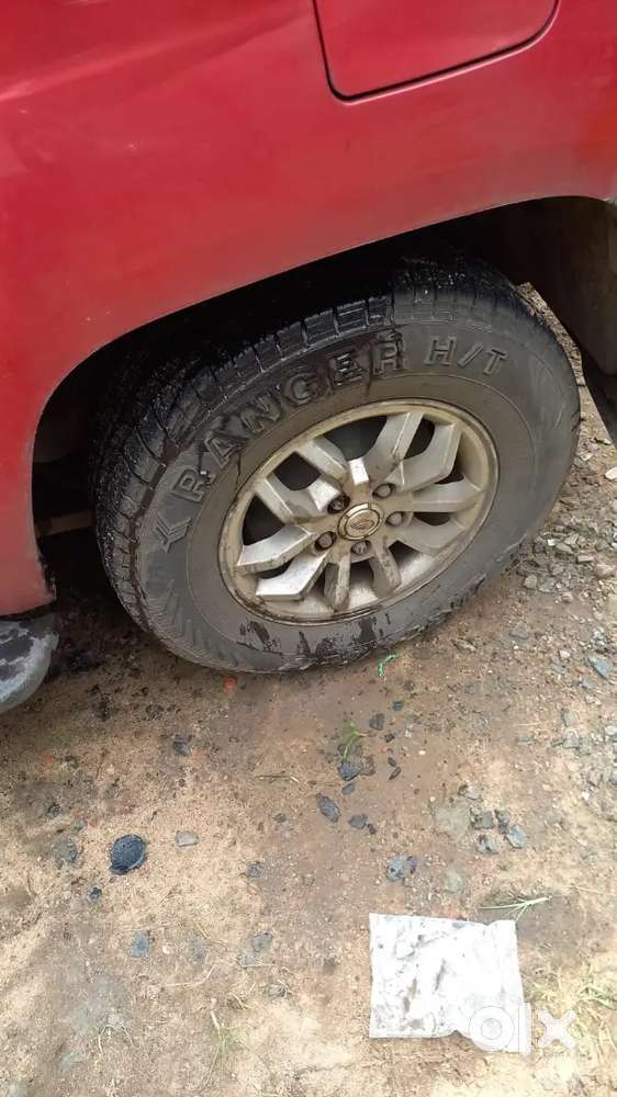 Mahindra Tuv 300 2016