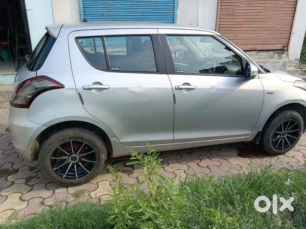 Maruti Suzuki Swift 2012 Diesel 71214 Km Driven