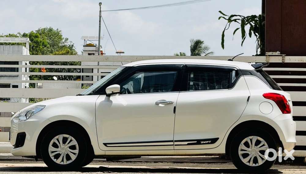 Maruti Suzuki Swift Vxi Optional, 2022, Petrol