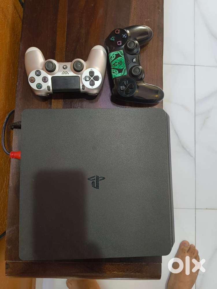 PS 4 Slim 1TB with 2 controllers