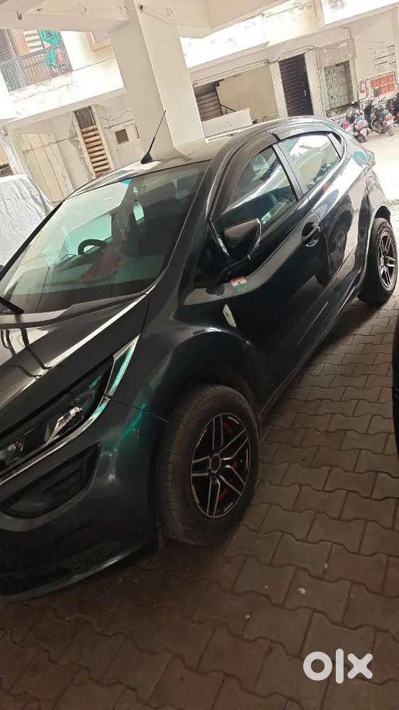 Tata Altroz Petrol