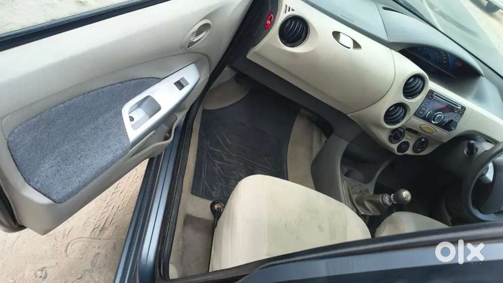Toyota Etios Liva 2013