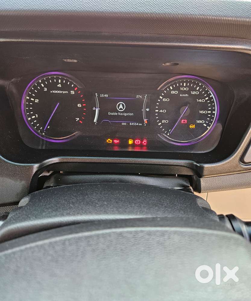 Mahindra Marazzo M6, 2018, Diesel