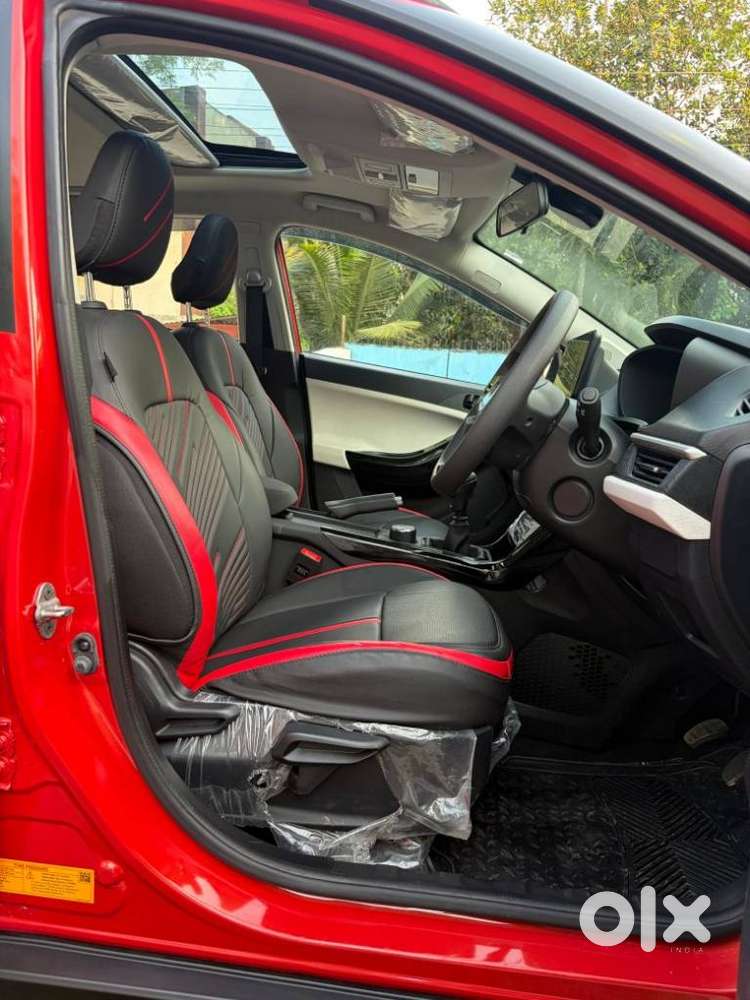 Tata Nexon Creative Plus S 1.2 Revotron Petrol 6 Mt, 2025, Petrol