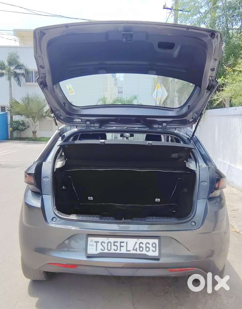 Tata Altroz Xz, 2022, Petrol