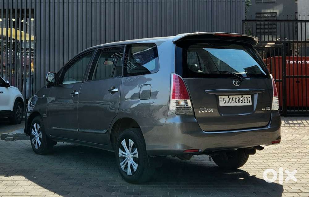 Toyota Innova 2.5 G (diesel) 8 Seater, 2011, Diesel