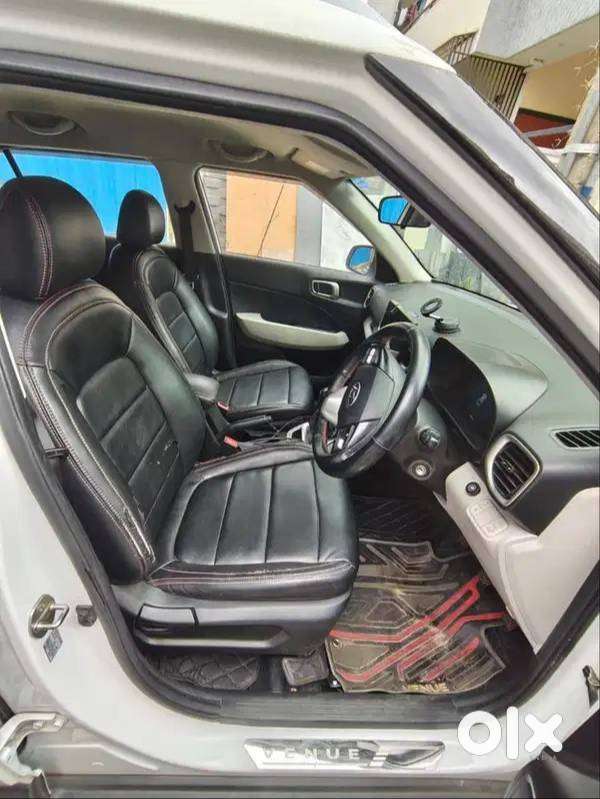 Hyundai Venue 2023 Cng/petrol.  The Mint You Were Looking For