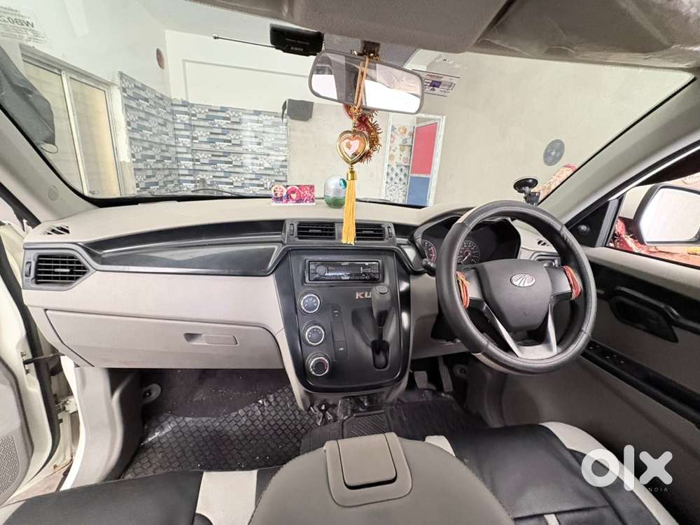 Mahindra Kuv100 Nxt 2016 Petrol 6seater Car