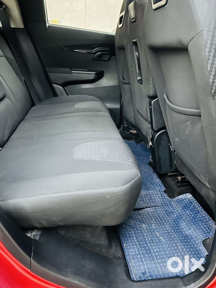 Mahindra Kuv 100 D75 K8 Dual Tone, 2019, Diesel