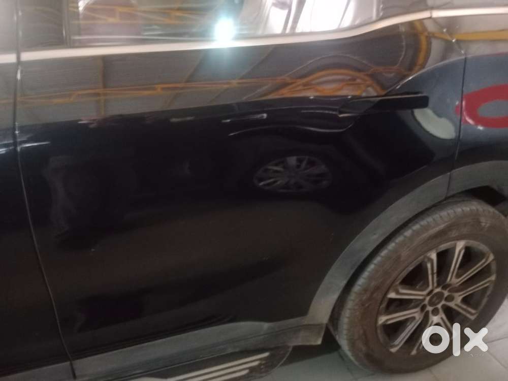 Mahindra Xuv700 Petrol 2025