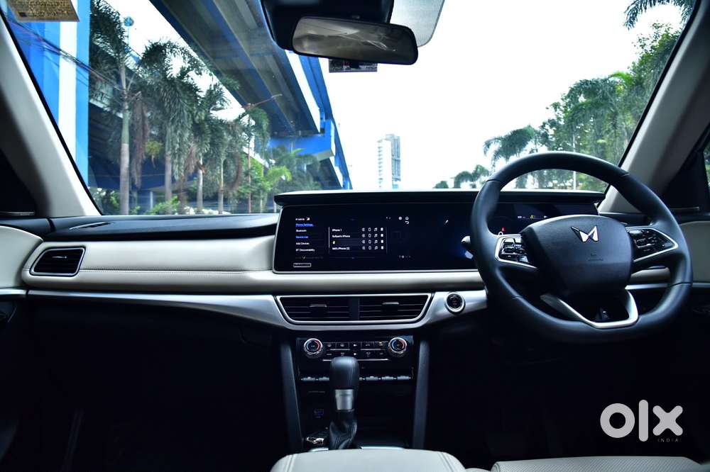 Mahindra Xuv700 Ax7l 6 Str At, 2023, Diesel