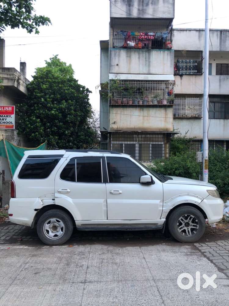 Tata Safari Storme 2013