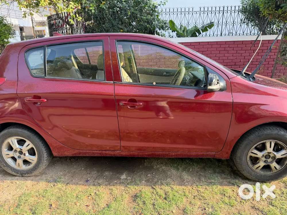 Hyundai I20 2011 Petrol 65000 Km Driven