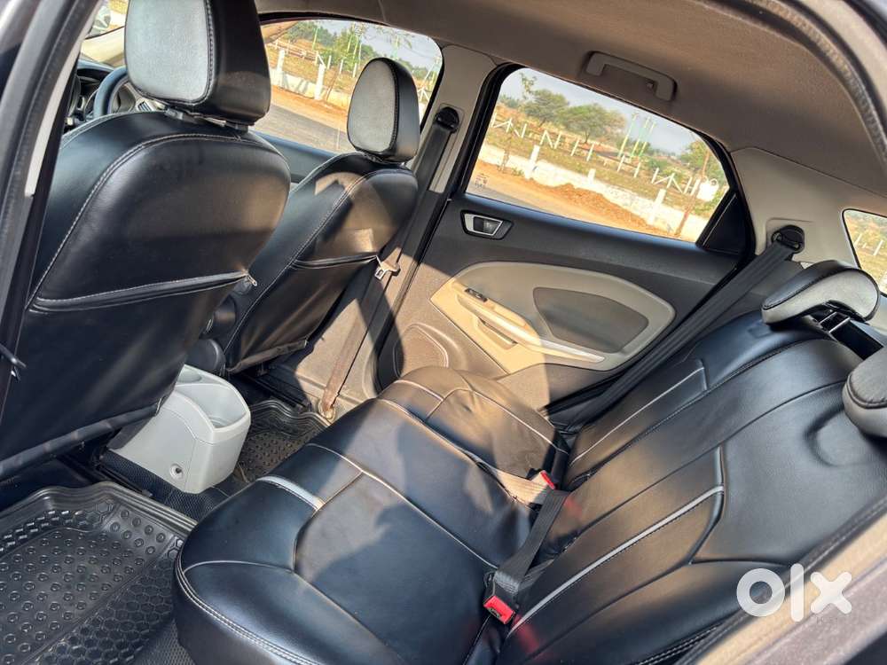 Good Condition Showroom History Available 80%tyre Diesel Vehicle