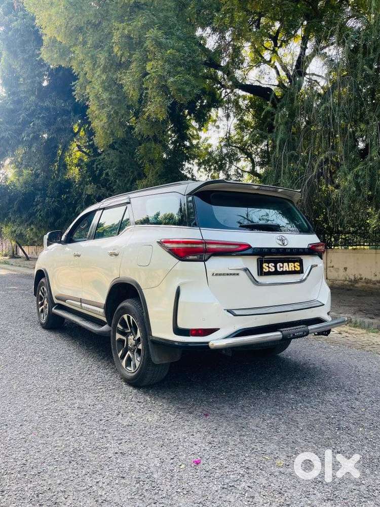 Toyota Fortuner Legender