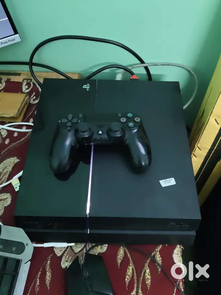 PS4 Standard 500 GB New Condition